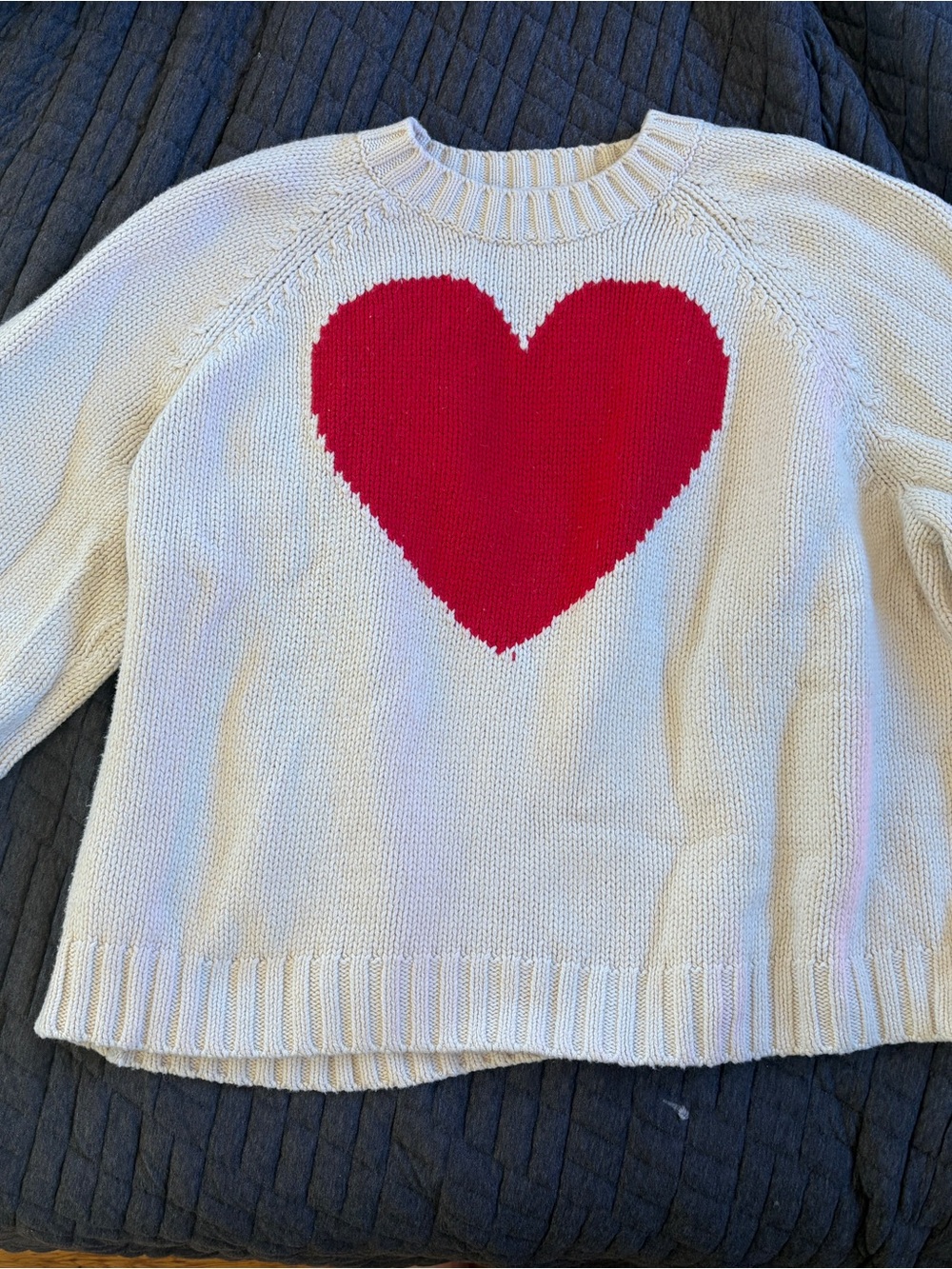 GAP Cream Sweater with Red Heart Motif - Women's Cozy Knit - Picture 2 of 5